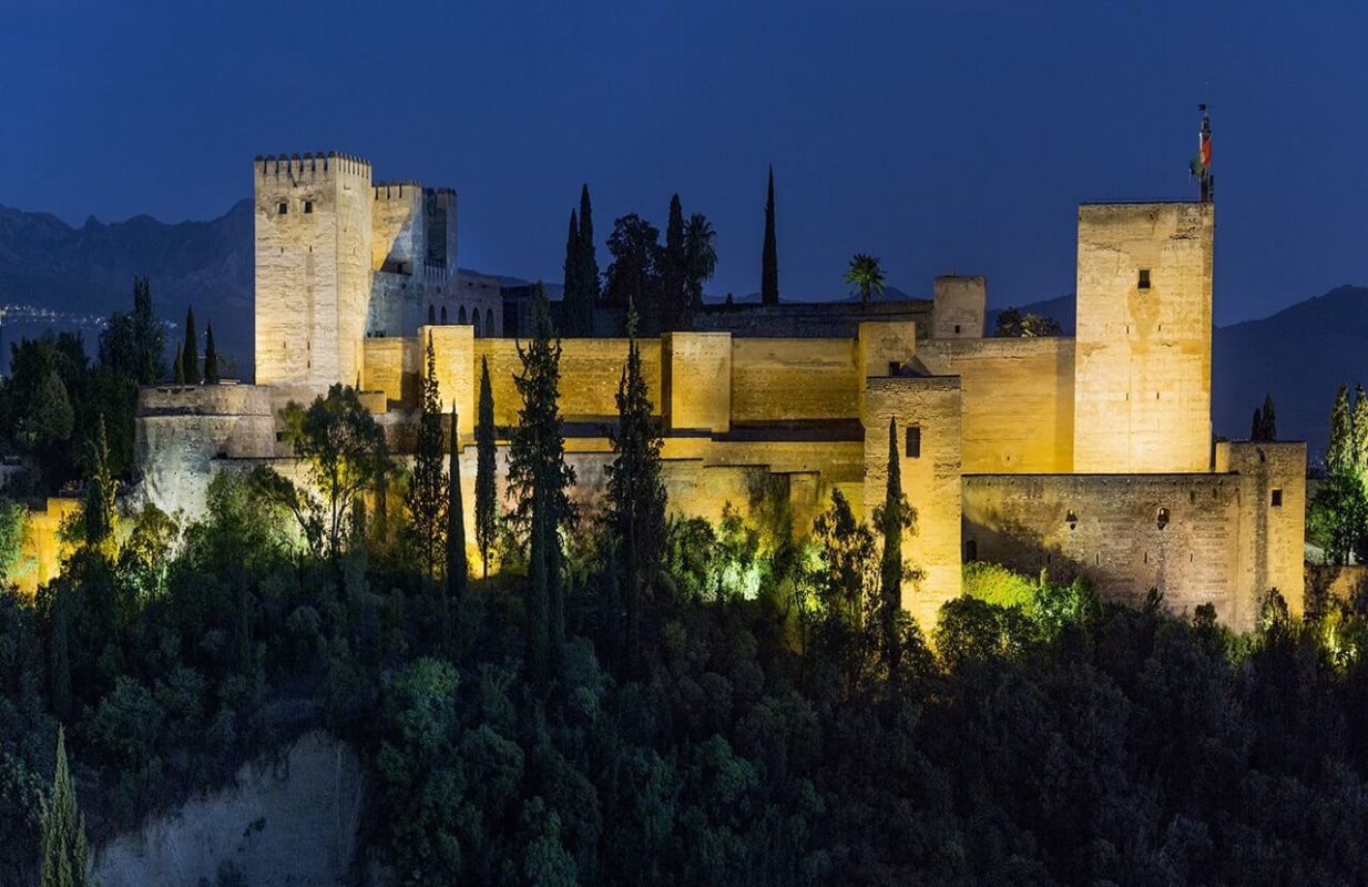 Visita Guiada Nocturna Palacios Nazaríes | Paseando Granada